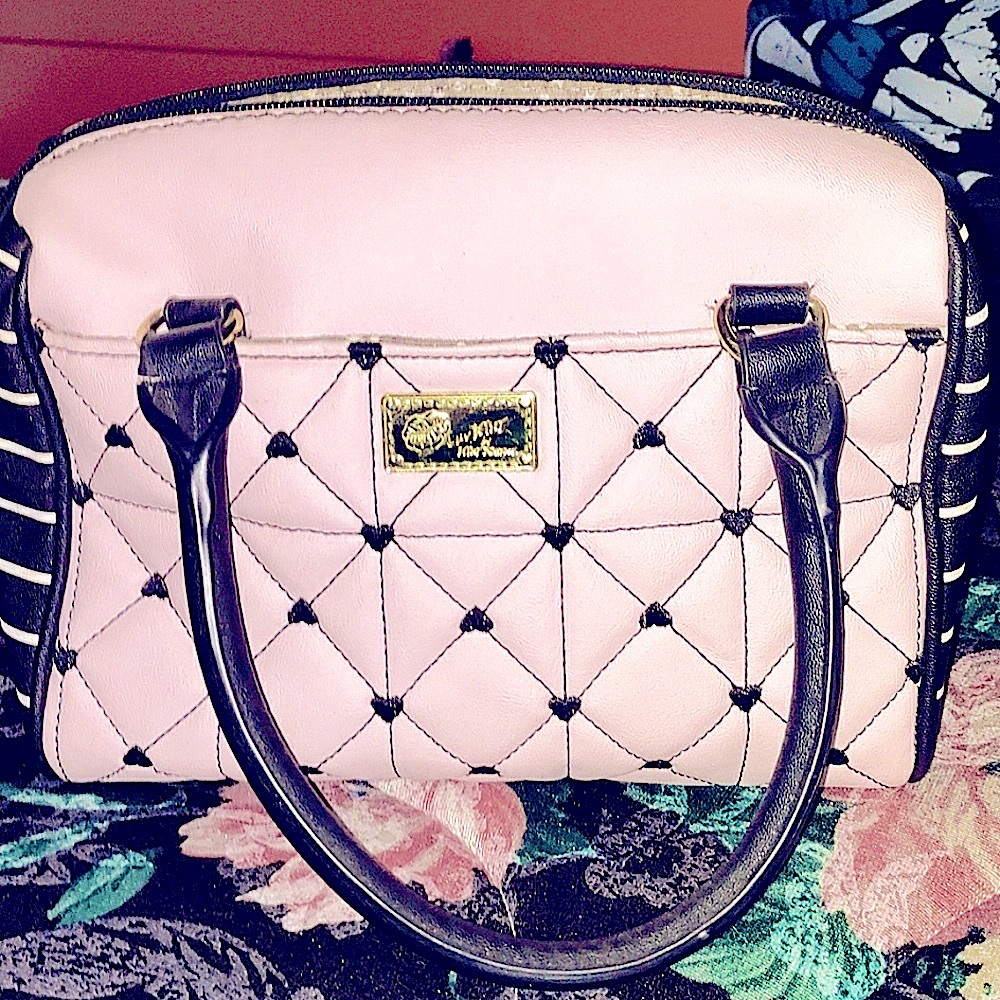 NWOT LUV Betsey BY BETSEY Johnson HAND purse